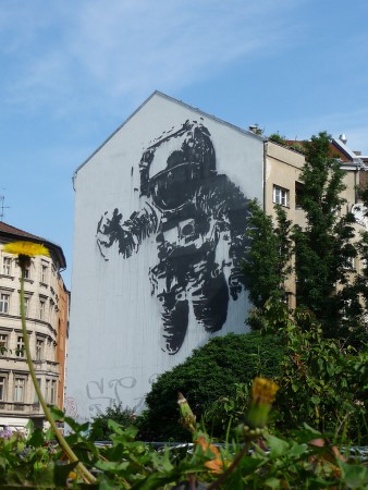 Streetart in Kreuzberg - Raumfahrer
